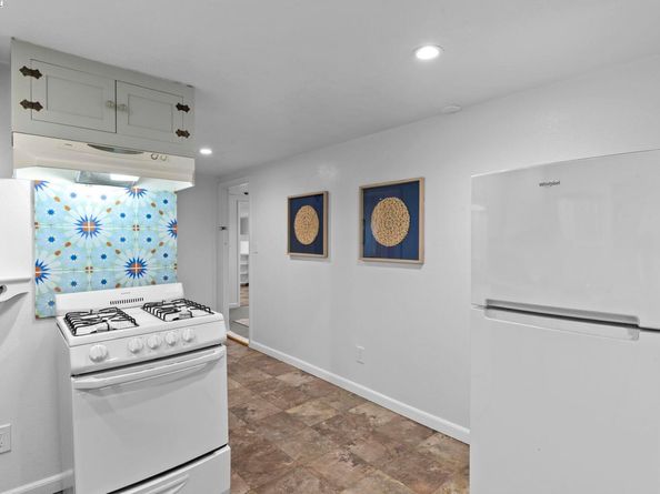 1034 E 21St St, Oakland CA 94606