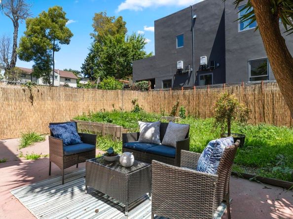 1034 E 21St St, Oakland CA 94606