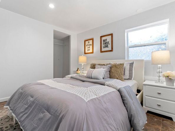 1034 E 21St St, Oakland CA 94606