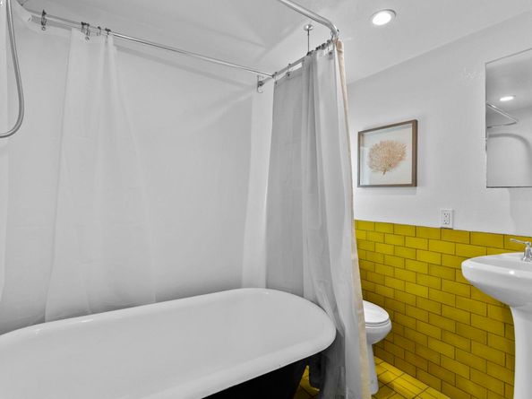 1034 E 21St St, Oakland CA 94606