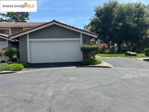 55 Turtle Creek St, Oakland CA 94605