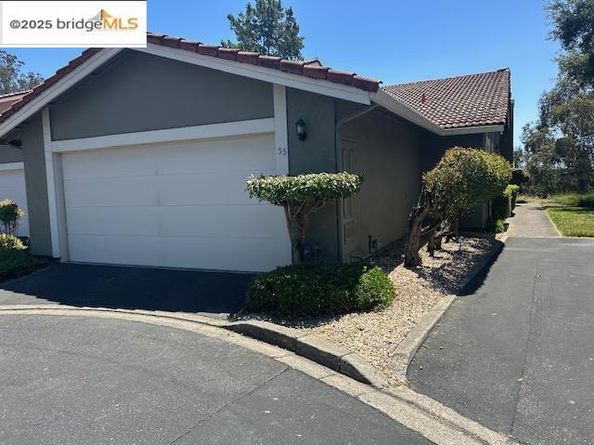 55 Turtle Creek St, Oakland CA 94605