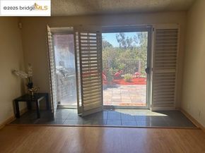 55 Turtle Creek St, Oakland CA 94605