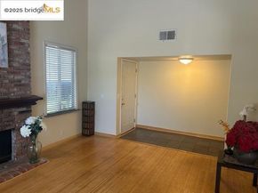55 Turtle Creek St, Oakland CA 94605