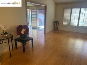 55 Turtle Creek St, Oakland CA 94605
