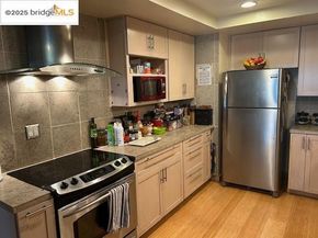 55 Turtle Creek St, Oakland CA 94605