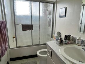4327 Montgomery Street, Oakland CA 94611