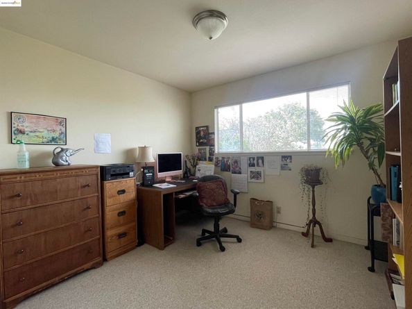 4327 Montgomery Street, Oakland CA 94611