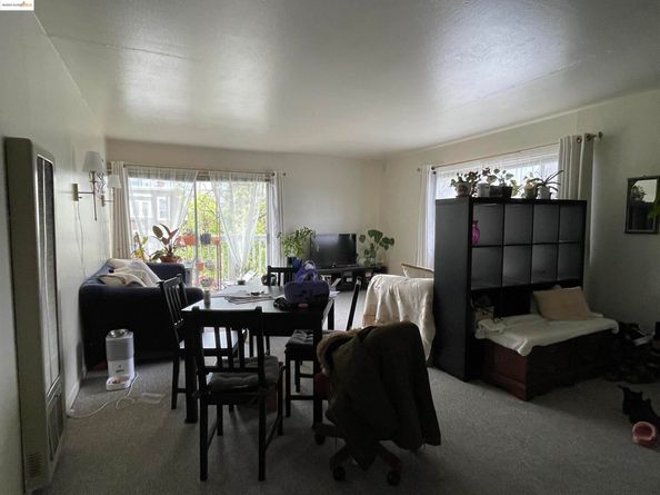 4327 Montgomery Street, Oakland CA 94611