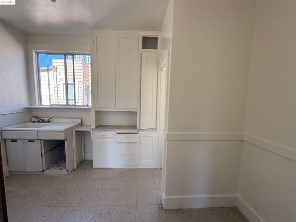 3999 Clarke, Oakland CA 94609