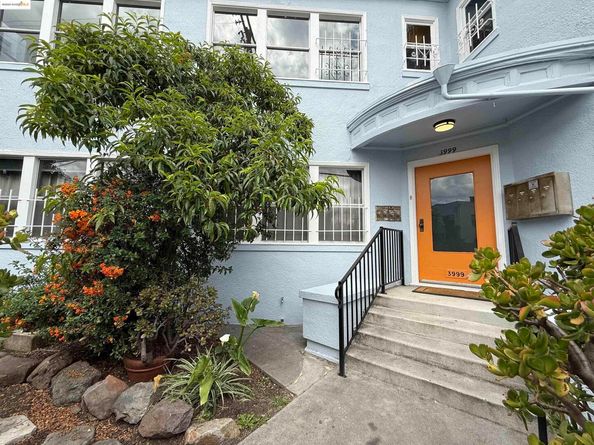 3999 Clarke, Oakland CA 94609