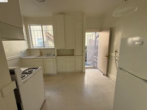 3999 Clarke, Oakland CA 94609