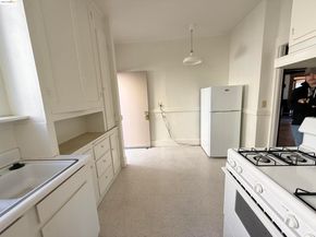 3999 Clarke, Oakland CA 94609