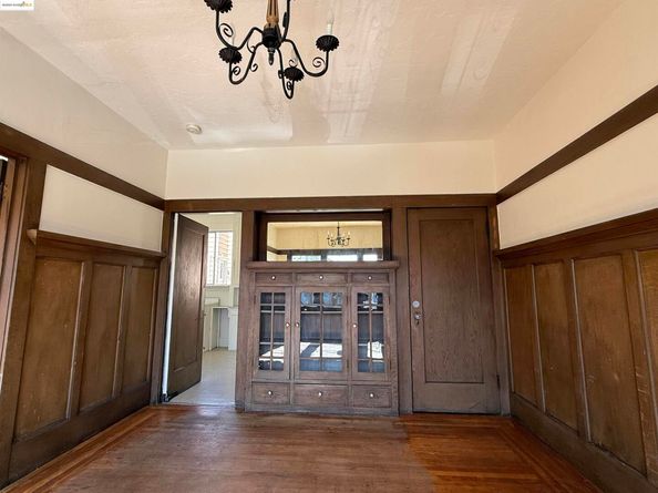 3999 Clarke, Oakland CA 94609