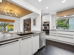 6951 Chambers Dr, Oakland CA 94611
