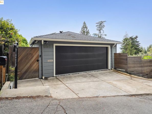 6951 Chambers Dr, Oakland CA 94611