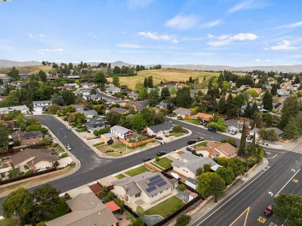 2845 Briarwood Dr, Livermore CA 94551