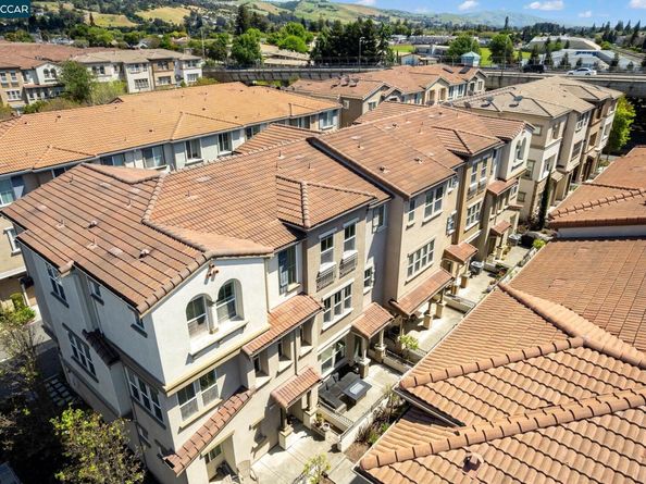 1147 Martin Luther King Dr, Hayward CA 94541