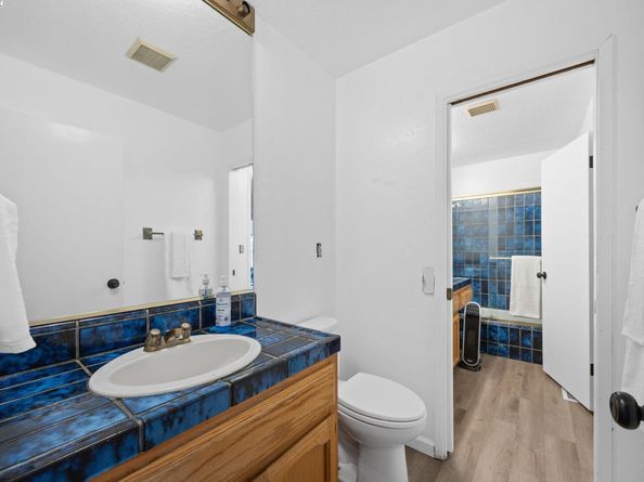 3660 Oak Knoll Blvd, Oakland CA 94605