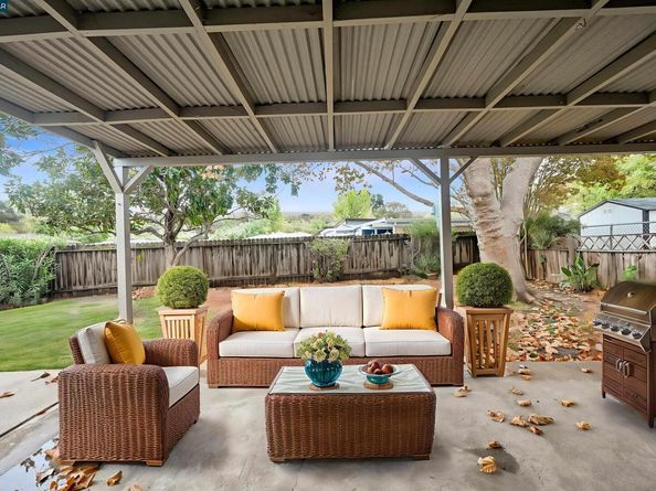 3898 MacMurtry Ct, Martinez CA 94553