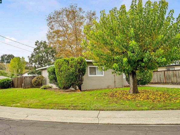 3898 MacMurtry Ct, Martinez CA 94553