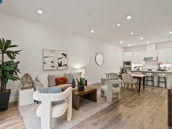 1102 Althea Terrace 4, Sunnyvale CA 94086