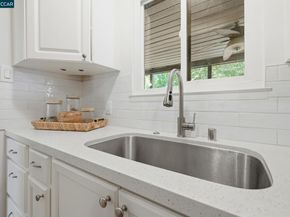 2082 Overhill Rd, Concord CA 94520