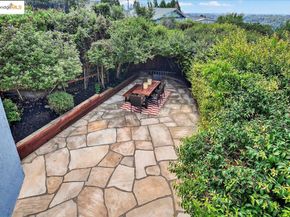 2421 Crestview Ct, San Leandro CA 94578