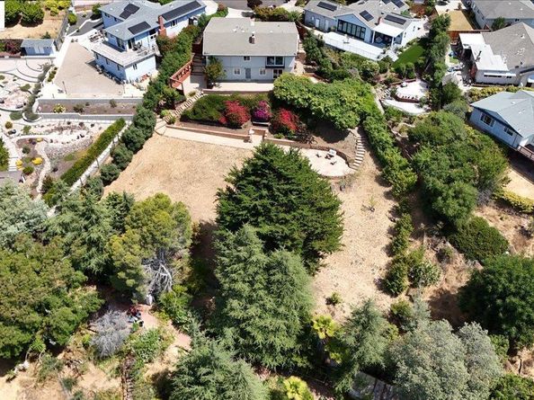 2421 Crestview Ct, San Leandro CA 94578
