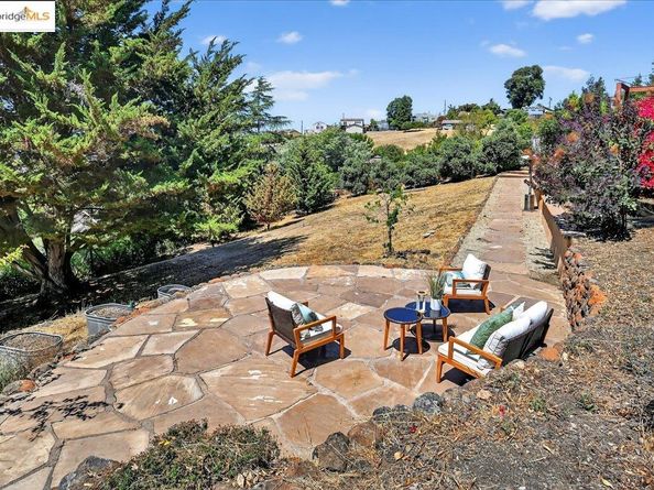 2421 Crestview Ct, San Leandro CA 94578