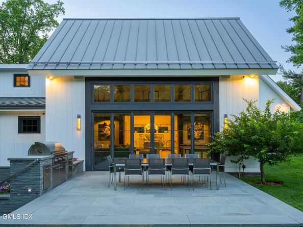 865 Hollow Tree Ridge Road, Darien CT 06820