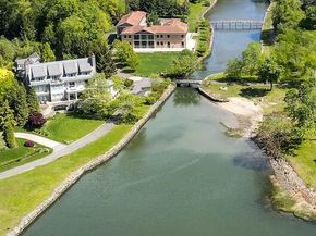 41 Meadow Wood Drive, Greenwich CT 06830
