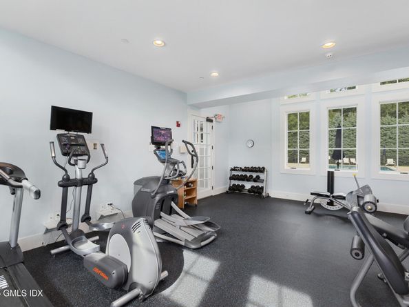77 Havemeyer Lane 45, Stamford CT 06902