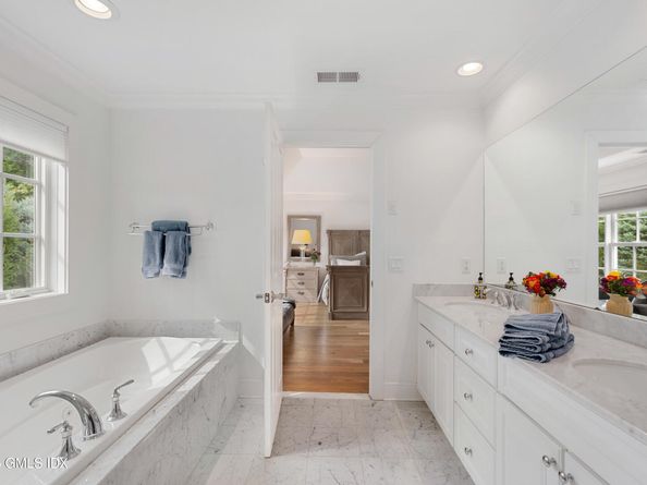 77 Havemeyer Lane 45, Stamford CT 06902