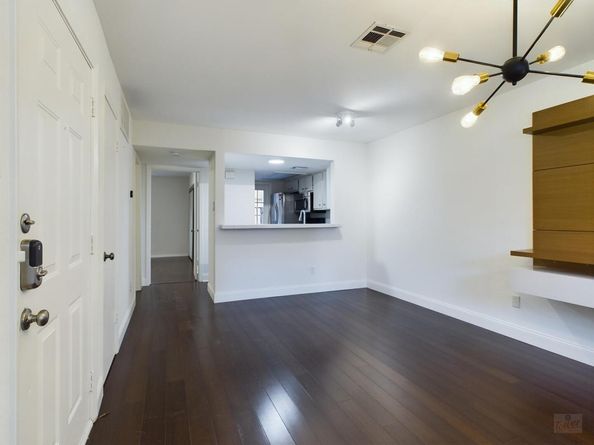 2104 CULLEN Ave 117, Austin TX 78757