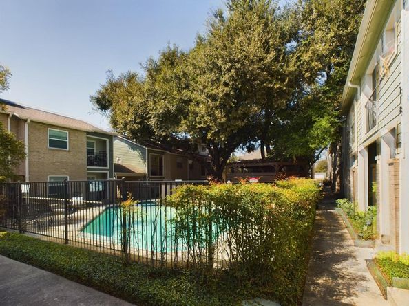2104 CULLEN Ave 117, Austin TX 78757