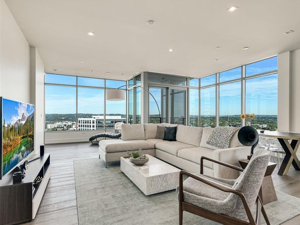 501 West Ave 2004, Austin TX 78701