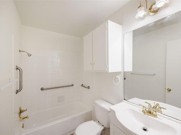 402 Blueberry HL, Austin TX 78745