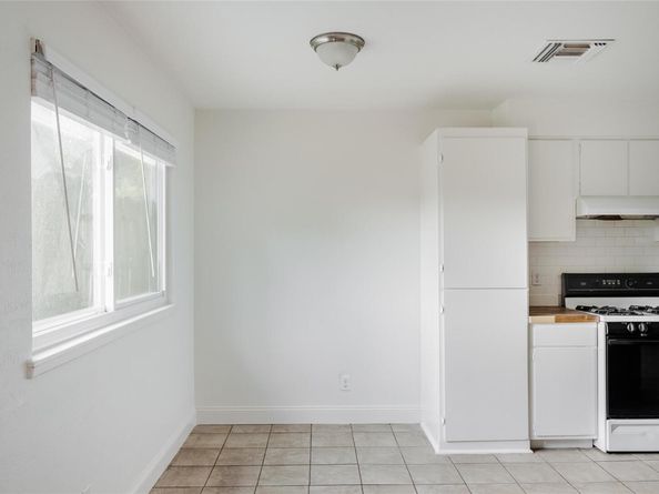 402 Blueberry HL, Austin TX 78745