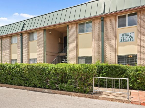 2600 Penny LN 115, Austin TX 78757