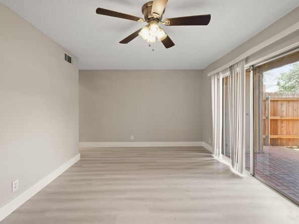 2600 Penny LN 115, Austin TX 78757
