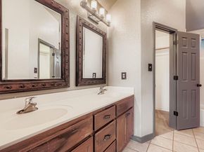 701 Shin Oak LN, Liberty Hill TX 78642