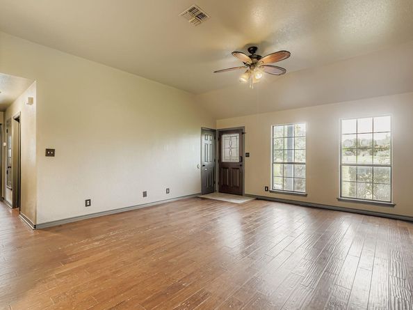 701 Shin Oak LN, Liberty Hill TX 78642