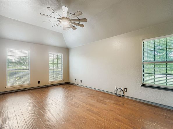 701 Shin Oak LN, Liberty Hill TX 78642