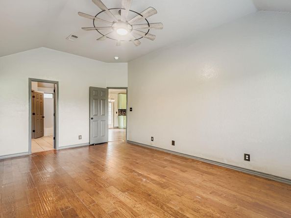 701 Shin Oak LN, Liberty Hill TX 78642