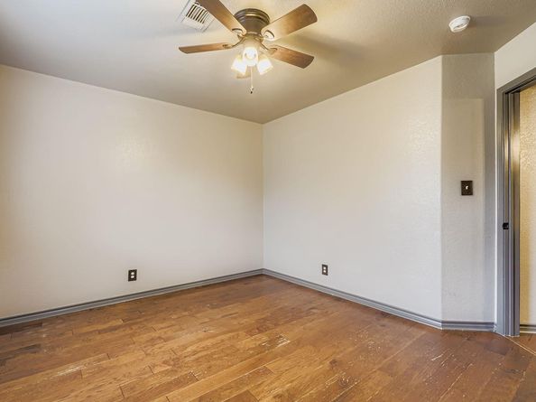 701 Shin Oak LN, Liberty Hill TX 78642