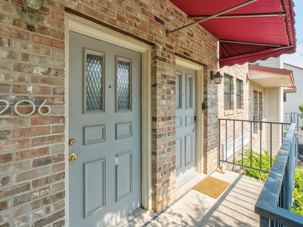 1404 Norwalk LN 206, Austin TX 78703