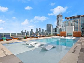 48 East Ave 2004, Austin TX 78701
