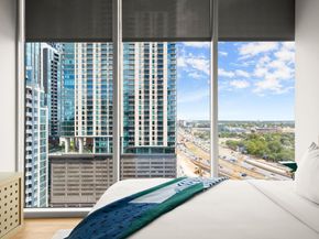 48 East Ave 2004, Austin TX 78701