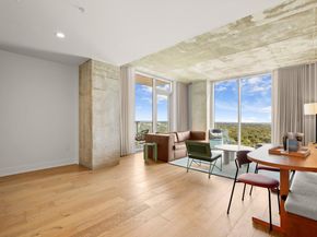 48 East Ave 2004, Austin TX 78701